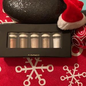 Mac Pigments- Glitter Reflects! New Year Makeup